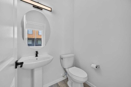 405-81 Midtown Boulevard Sw, Airdrie, AB - Indoor Photo Showing Bathroom