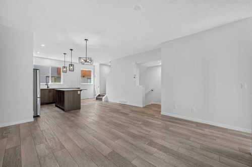 405-81 Midtown Boulevard Sw, Airdrie, AB - Indoor Photo Showing Kitchen