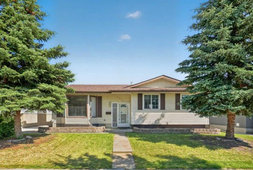 6724 22 Avenue Ne, Calgary, AB - Outdoor