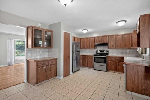 6724 22 Avenue Ne, Calgary, AB - Indoor Photo Showing Kitchen With Stainless Steel Kitchen
