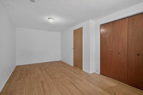 6724 22 Avenue Ne, Calgary, AB - Indoor Photo Showing Other Room
