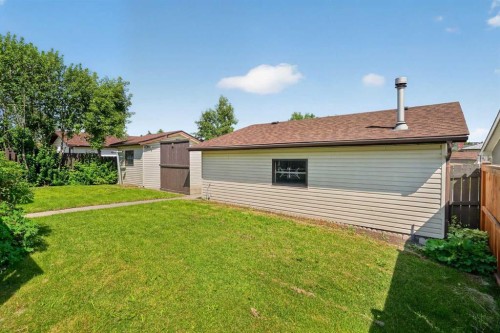 6724 22 Avenue Ne, Calgary, AB - Outdoor