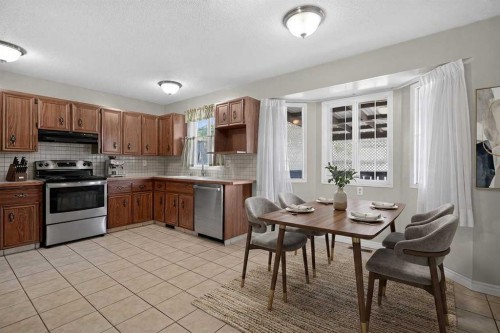 6724 22 Avenue Ne, Calgary, AB - Indoor