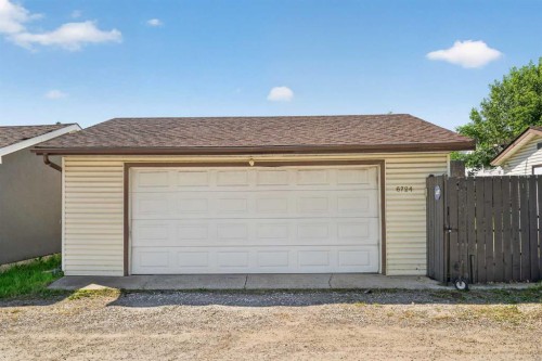 6724 22 Avenue Ne, Calgary, AB - Outdoor With Exterior