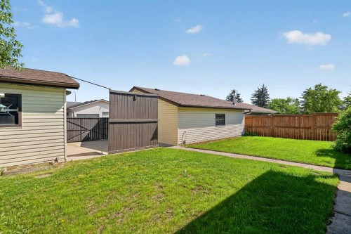 6724 22 Avenue Ne, Calgary, AB - Outdoor