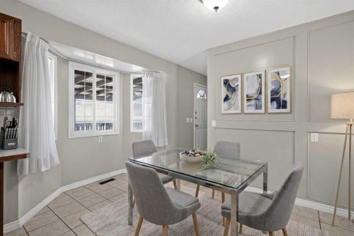 6724 22 Avenue Ne, Calgary, AB - Indoor Photo Showing Dining Room