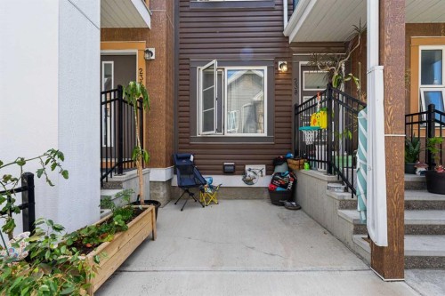 238 Livingston Common Ne, Calgary, AB 