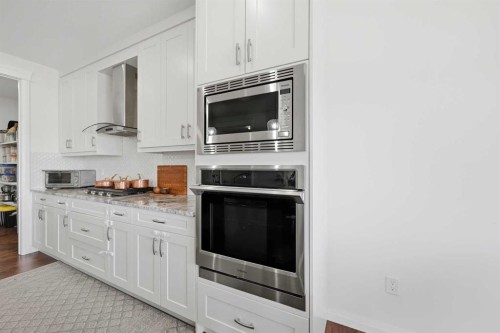 838 Edgefield Street, Strathmore, AB - Indoor Photo Showing Kitchen