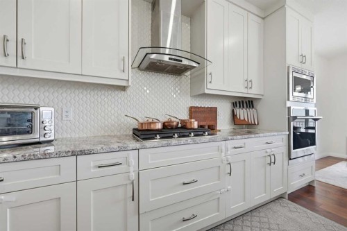 838 Edgefield Street, Strathmore, AB - Indoor Photo Showing Kitchen