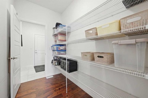 838 Edgefield Street, Strathmore, AB - Indoor With Storage