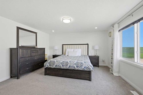 838 Edgefield Street, Strathmore, AB - Indoor Photo Showing Bedroom