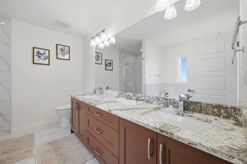 838 Edgefield Street, Strathmore, AB - Indoor Photo Showing Bathroom