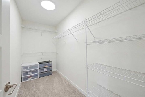 838 Edgefield Street, Strathmore, AB - Indoor With Storage