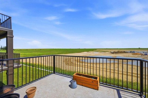 838 Edgefield Street, Strathmore, AB - Outdoor
