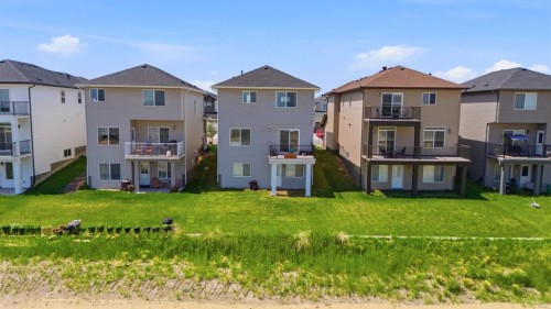 838 Edgefield Street, Strathmore, AB - Outdoor