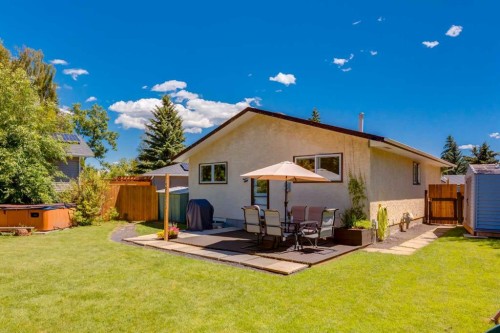 23 Deer Lane Place Se, Calgary, AB 