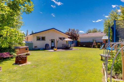 23 Deer Lane Place Se, Calgary, AB 
