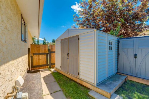 23 Deer Lane Place Se, Calgary, AB 