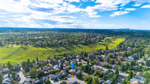 23 Deer Lane Place Se, Calgary, AB 