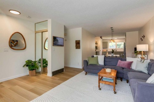 23 Deer Lane Place Se, Calgary, AB 