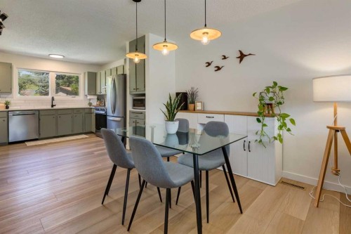 23 Deer Lane Place Se, Calgary, AB 
