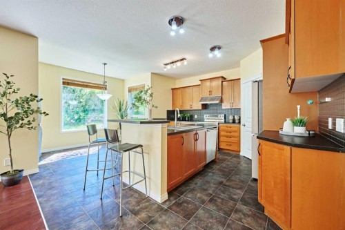 62 Crestmont Drive Sw, Calgary, AB 