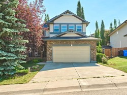 62 Crestmont Drive SW Calgary, AB T3B 5X7