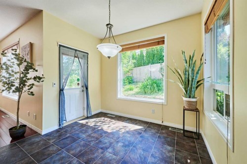 62 Crestmont Drive Sw, Calgary, AB 