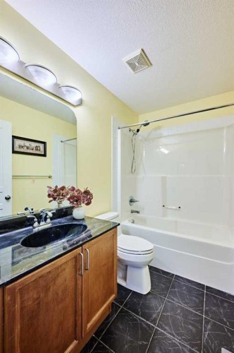 62 Crestmont Drive Sw, Calgary, AB 