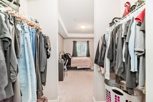 211-3950 46 Avenue Nw, Calgary, AB - Indoor With Storage