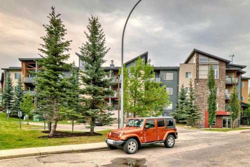 211-3950 46 Avenue Nw, Calgary, AB - Outdoor With Balcony