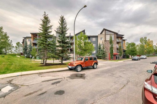 211-3950 46 Avenue Nw, Calgary, AB - Outdoor