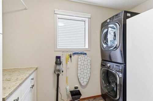 67 Douglas Shore Close Se, Calgary, AB 