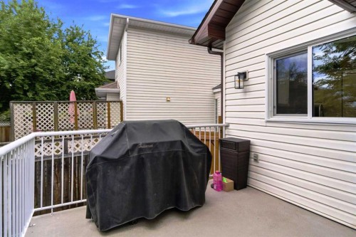 67 Douglas Shore Close Se, Calgary, AB 