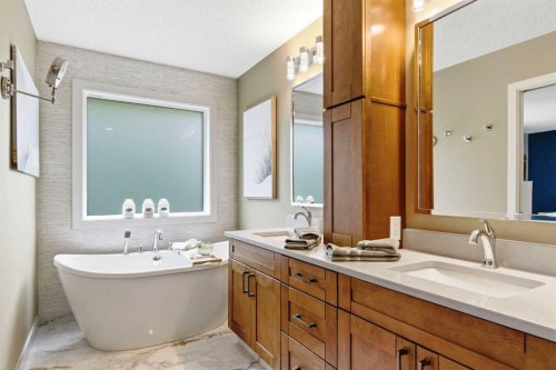 67 Douglas Shore Close Se, Calgary, AB 