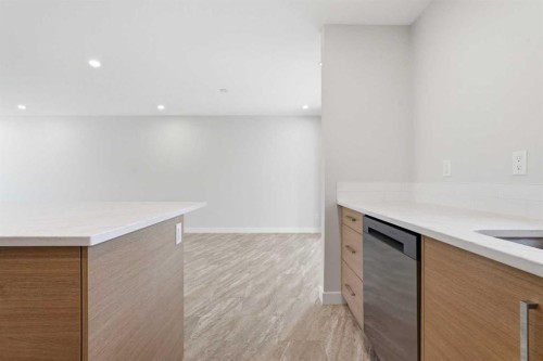 1018 10 Avenue Se, High River, AB - Indoor Photo Showing Kitchen