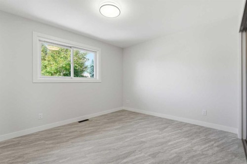 1018 10 Avenue Se, High River, AB - Indoor Photo Showing Other Room