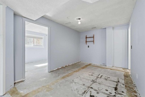 1018 10 Avenue Se, High River, AB - Indoor Photo Showing Other Room