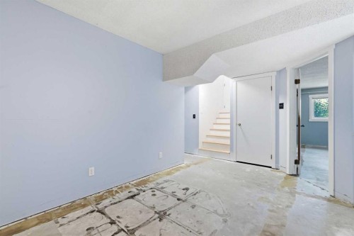 1018 10 Avenue Se, High River, AB - Indoor Photo Showing Other Room