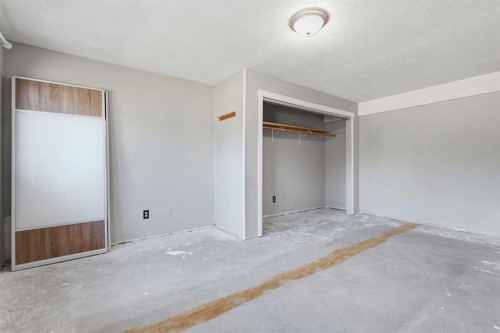 1018 10 Avenue Se, High River, AB - Indoor Photo Showing Other Room