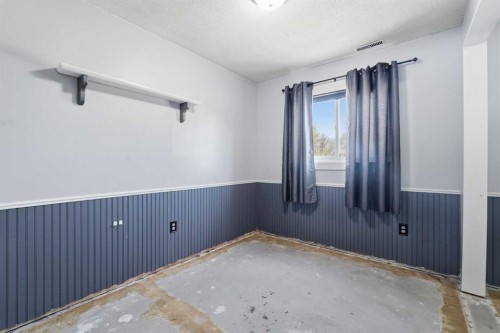 1018 10 Avenue Se, High River, AB - Indoor Photo Showing Other Room
