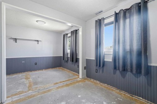1018 10 Avenue Se, High River, AB - Indoor Photo Showing Other Room