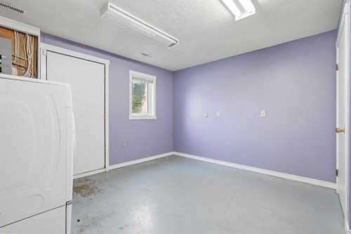 1018 10 Avenue Se, High River, AB - Indoor Photo Showing Other Room