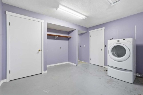 1018 10 Avenue Se, High River, AB - Indoor Photo Showing Laundry Room