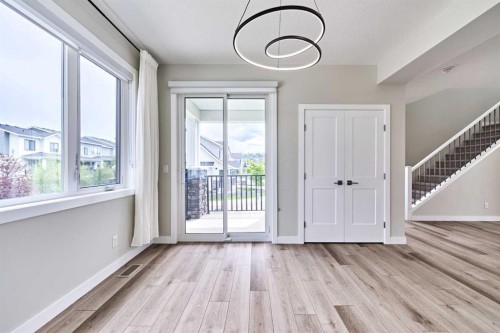 102 Crestridge Common Sw, Calgary, AB - Indoor Photo Showing Other Room