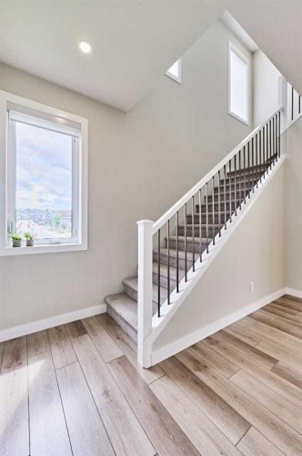 102 Crestridge Common Sw, Calgary, AB - Indoor Photo Showing Other Room