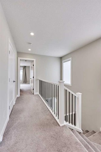 102 Crestridge Common Sw, Calgary, AB - Indoor Photo Showing Other Room