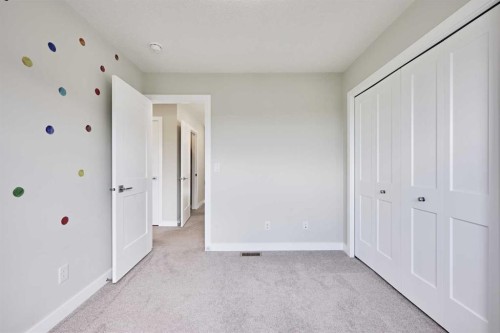 102 Crestridge Common Sw, Calgary, AB - Indoor Photo Showing Other Room