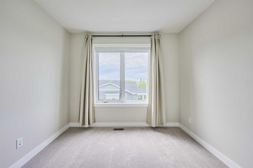 102 Crestridge Common Sw, Calgary, AB - Indoor Photo Showing Other Room
