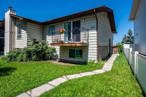 124 Bergen Road Nw, Calgary, AB 